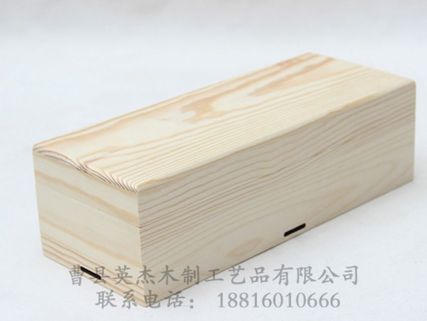 點擊查看詳細信息<br>標題：松木禮品盒可用繩子捆蝴蝶結(jié) 閱讀次數(shù)：944