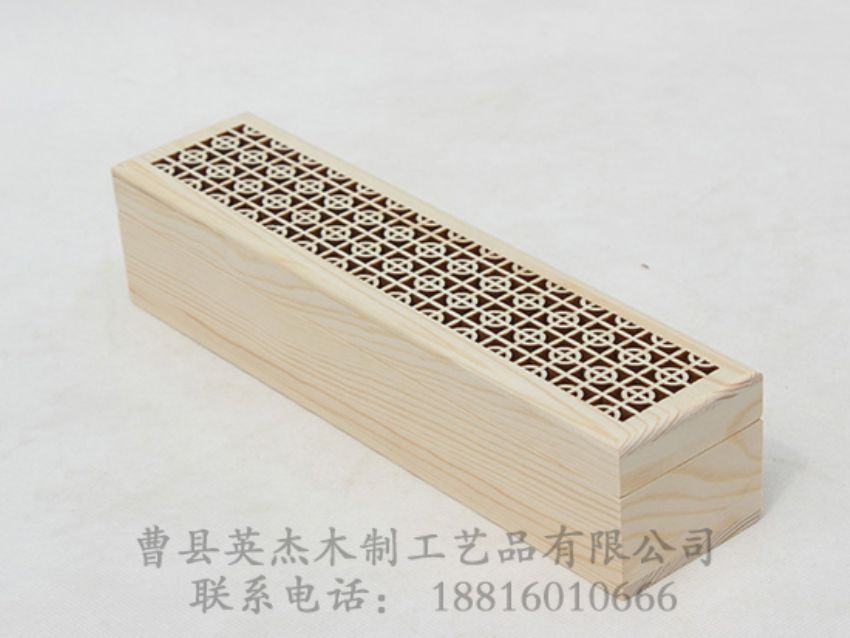 點(diǎn)擊查看詳細(xì)信息<br>標(biāo)題：松木鏤空高檔木盒 閱讀次數(shù)：1164