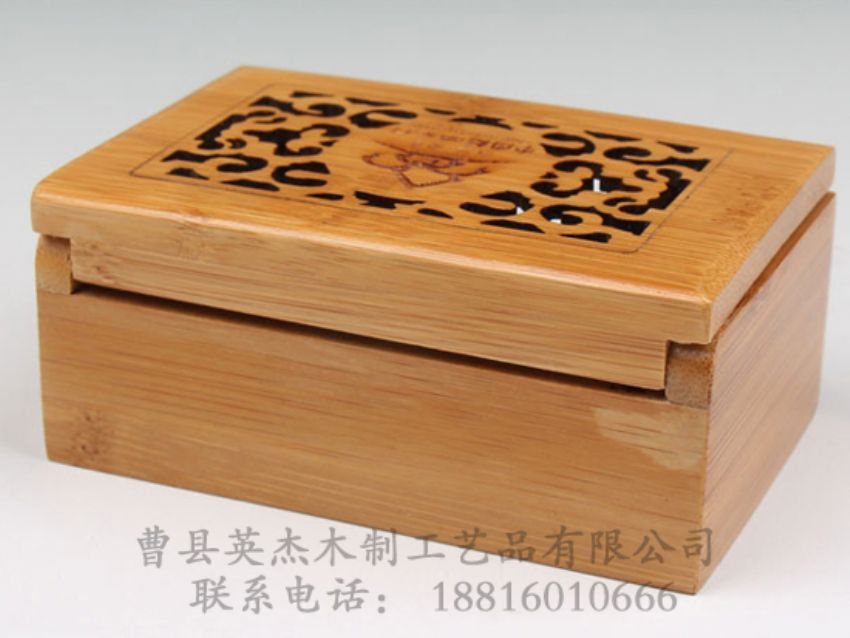 點(diǎn)擊查看詳細(xì)信息<br>標(biāo)題：高檔竹木名片盒 閱讀次數(shù)：941