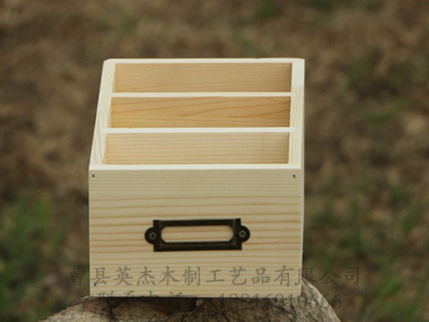 點(diǎn)擊查看詳細(xì)信息<br>標(biāo)題：出口3格儲(chǔ)物盒 閱讀次數(shù)：1017