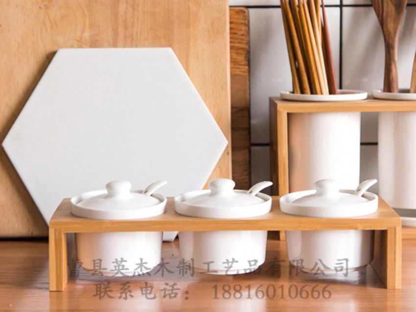 點(diǎn)擊查看詳細(xì)信息<br>標(biāo)題：竹木調(diào)味盒木蓋 閱讀次數(shù)：1191