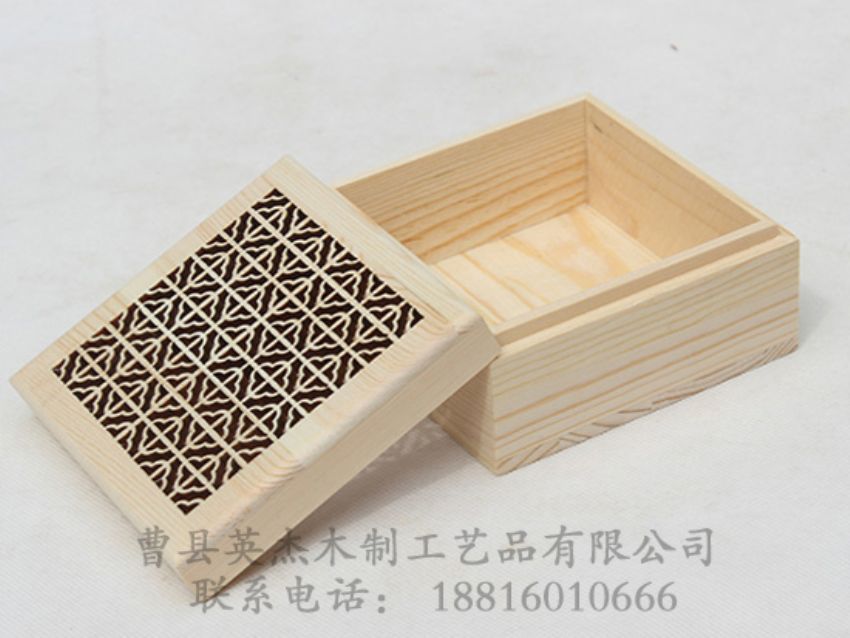 點(diǎn)擊查看詳細(xì)信息<br>標(biāo)題：松木鏤空高檔木盒 閱讀次數(shù)：2511