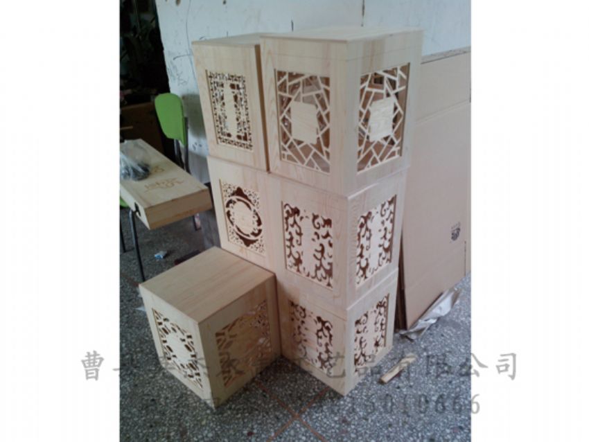 點(diǎn)擊查看詳細(xì)信息<br>標(biāo)題：木制白酒盒 閱讀次數(shù)：958