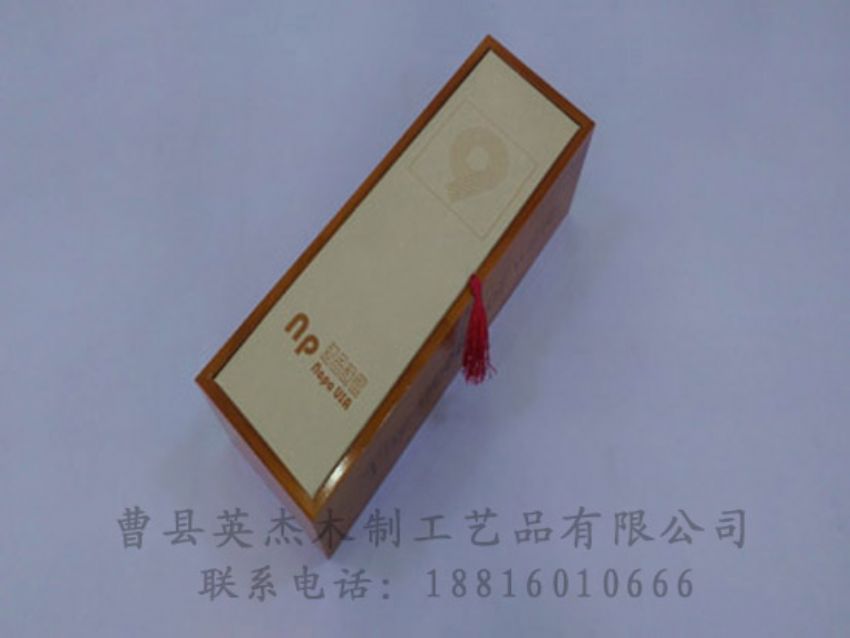 點(diǎn)擊查看詳細(xì)信息<br>標(biāo)題：木制紅酒盒 閱讀次數(shù)：827