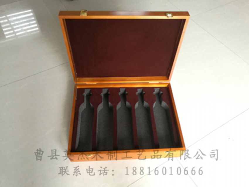點(diǎn)擊查看詳細(xì)信息<br>標(biāo)題：木制紅酒盒 閱讀次數(shù)：847
