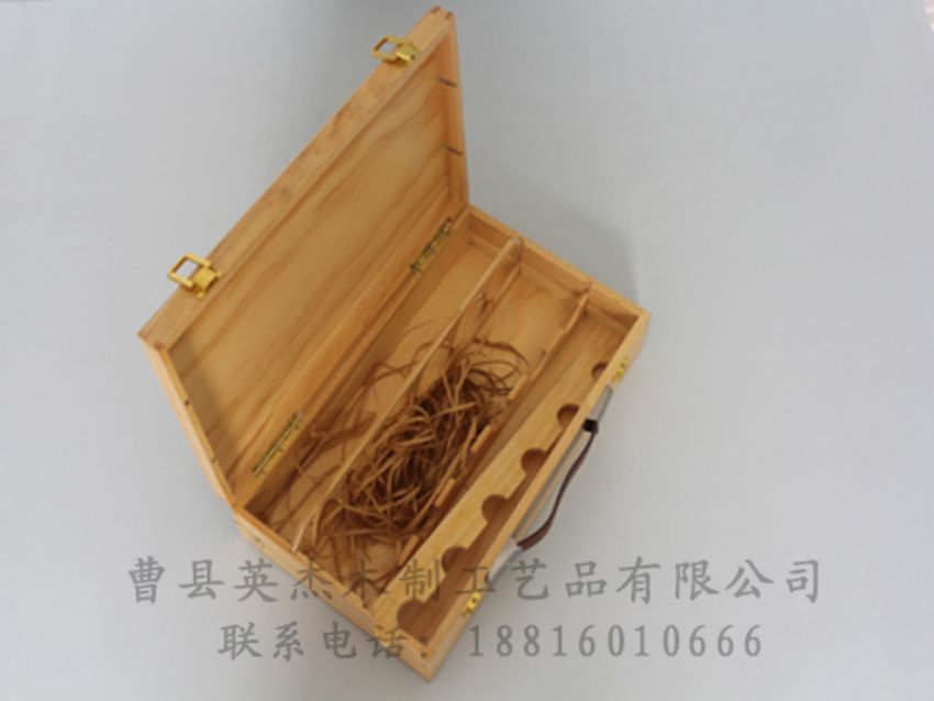 點(diǎn)擊查看詳細(xì)信息<br>標(biāo)題：木制紅酒盒 閱讀次數(shù)：825