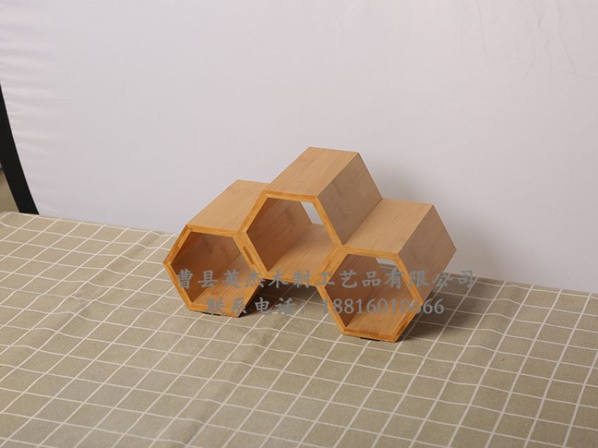 點(diǎn)擊查看詳細(xì)信息<br>標(biāo)題：紅酒木制酒架 閱讀次數(shù)：354