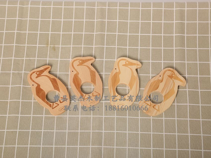 點(diǎn)擊查看詳細(xì)信息<br>標(biāo)題：動物形狀木板 閱讀次數(shù)：419